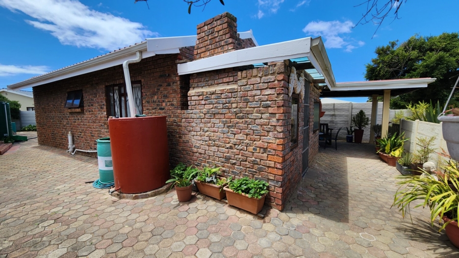 3 Bedroom Property for Sale in Hartenbos Central Western Cape